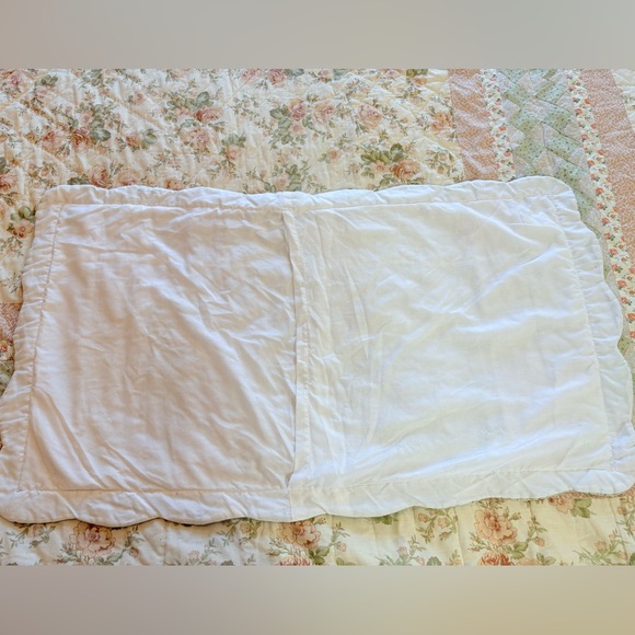 Vintage 80s 90s Hand Stitched Cottagecore Patchwork Quilt With Shams - 100”x90” - Picture 6 of 9